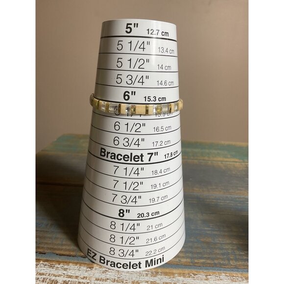 Square Bead Bracelet With Elastic Band For Women - Picture 2 of 3